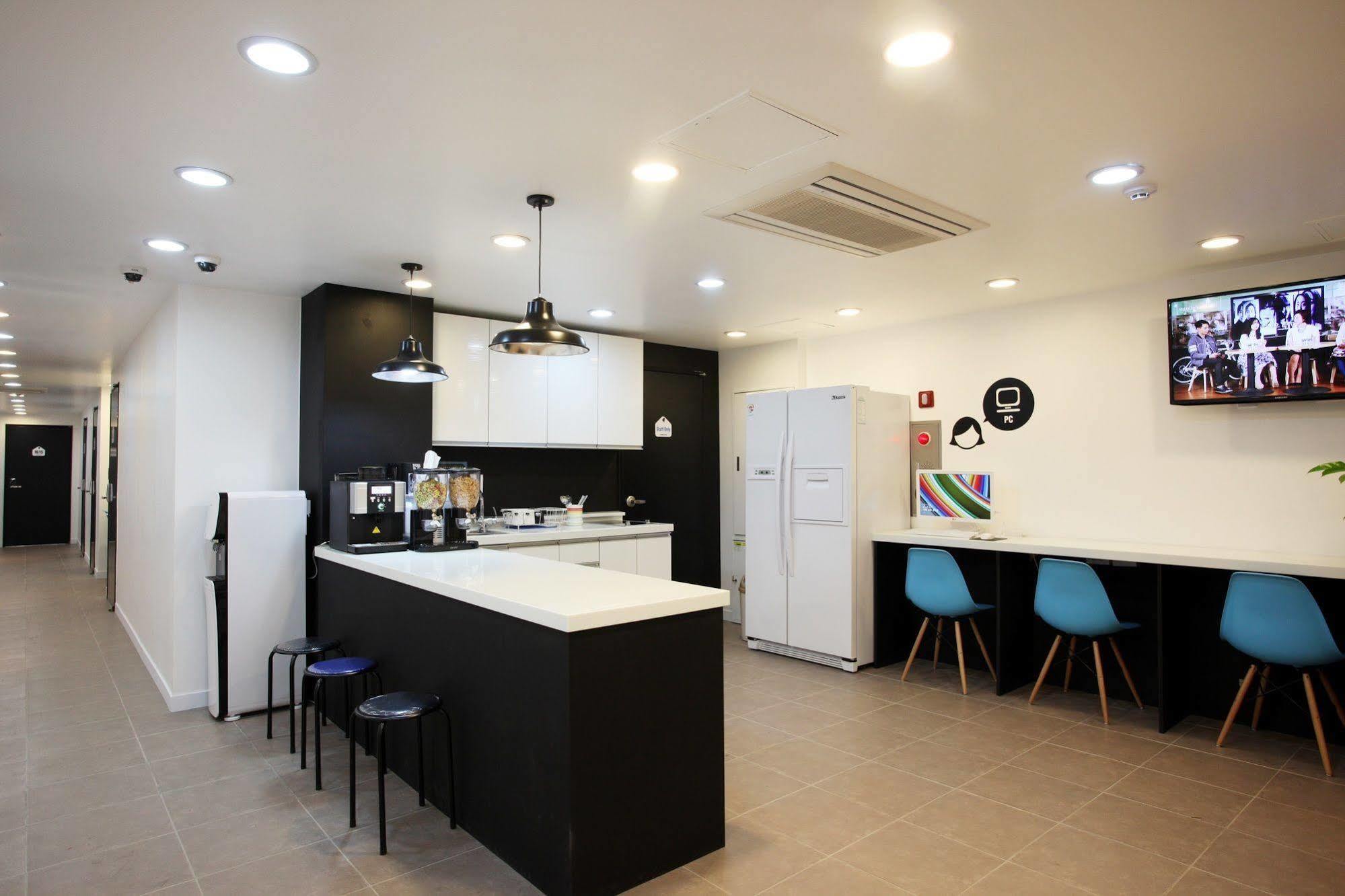 Ekonomy Hotel Myeongdong Central Seoul Exterior photo