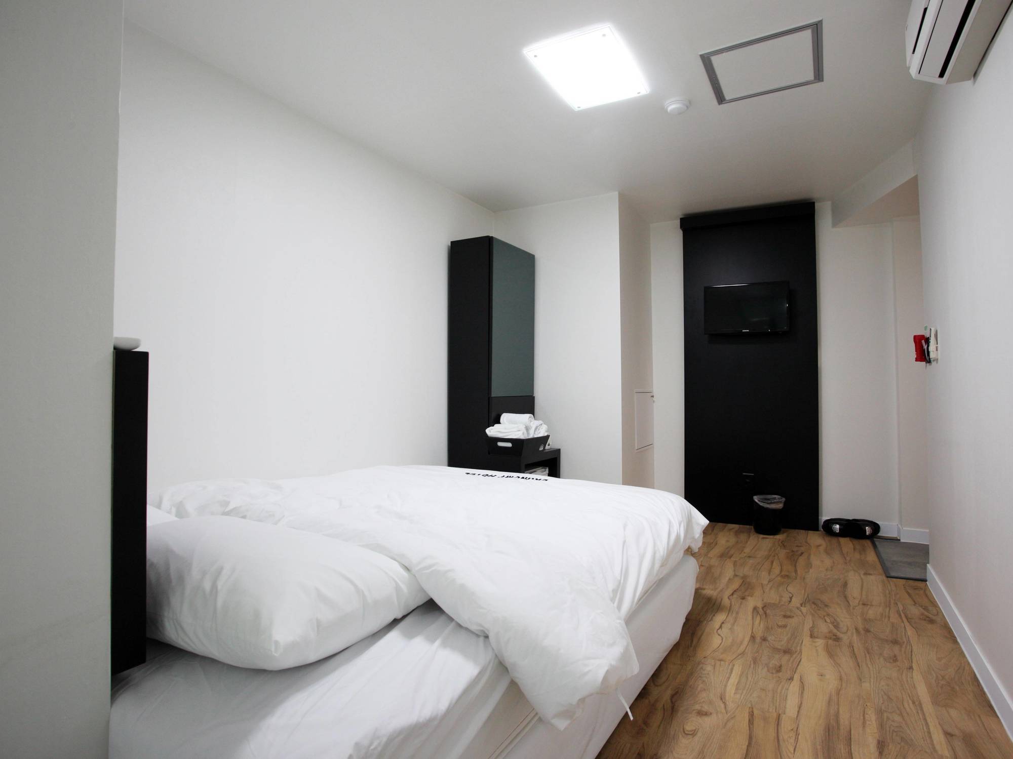 Ekonomy Hotel Myeongdong Central Seoul Exterior photo