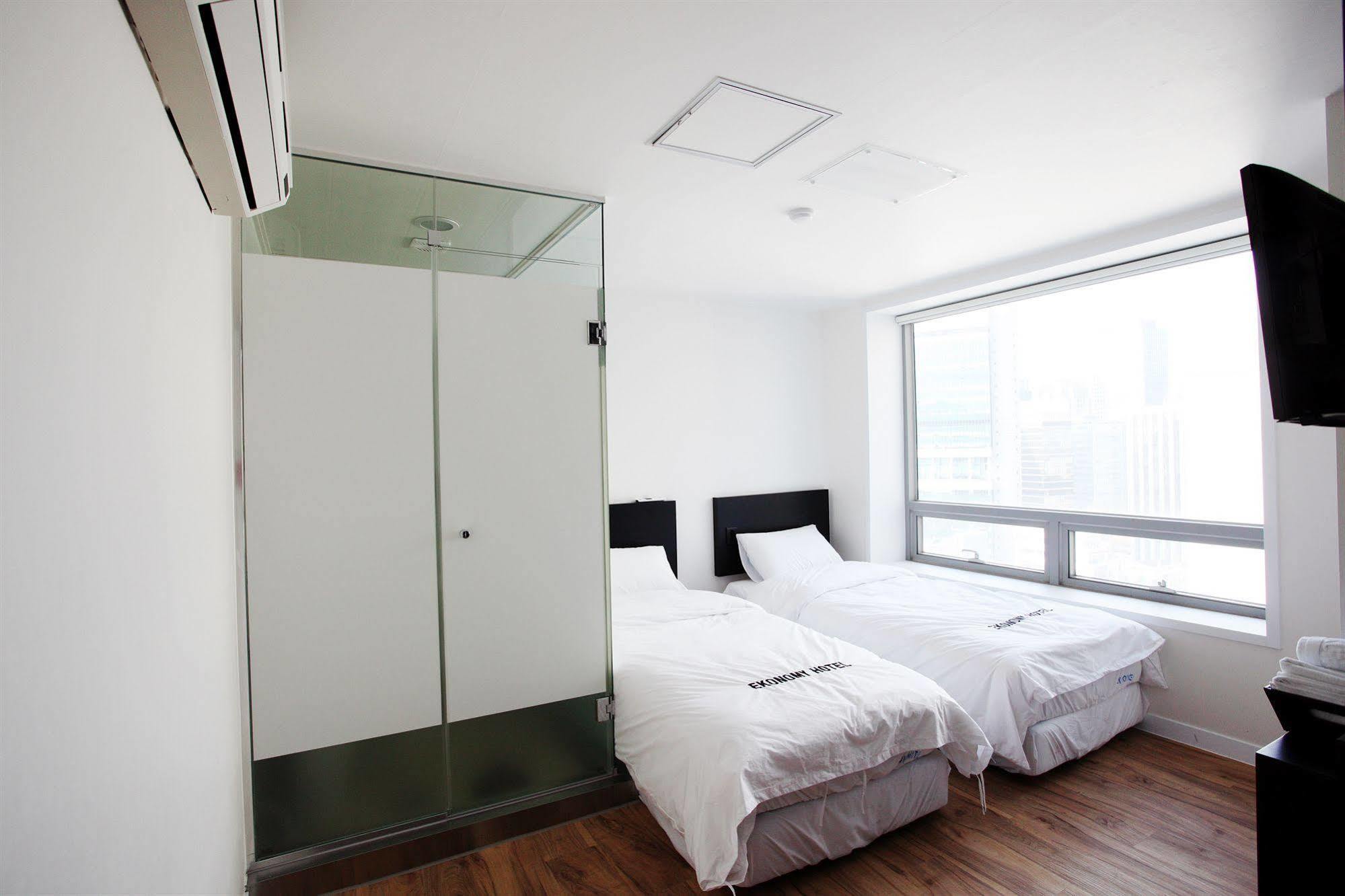 Ekonomy Hotel Myeongdong Central Seoul Exterior photo