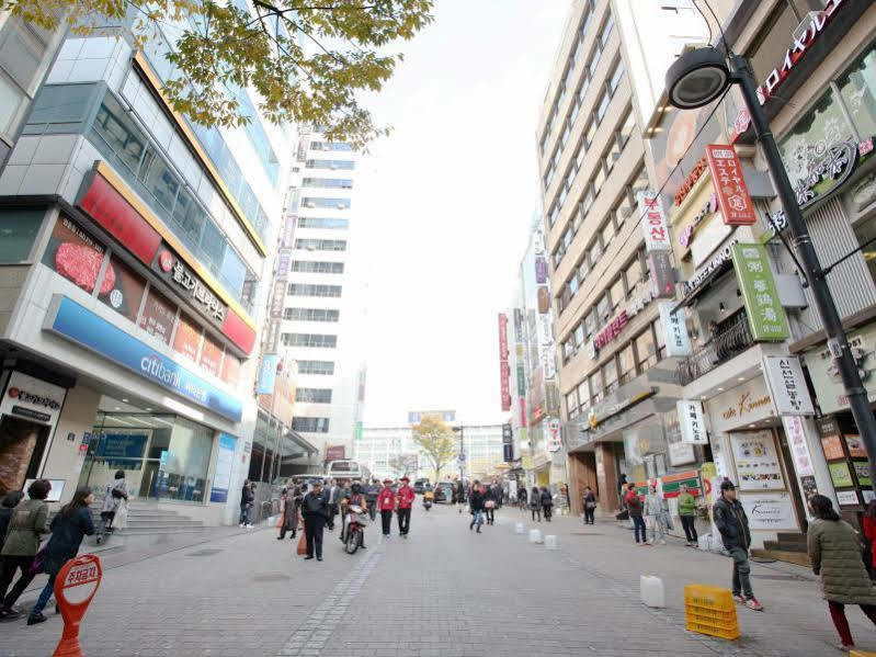 Ekonomy Hotel Myeongdong Central Seoul Exterior photo